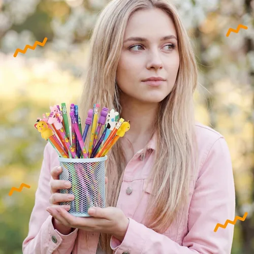 Vista 4 de Thenshop 30 lápices perfumados para niños, lápices de grafito HB con aroma a frutas, a granel con 30 adornos de dibujos animados, lindos bolígrafos