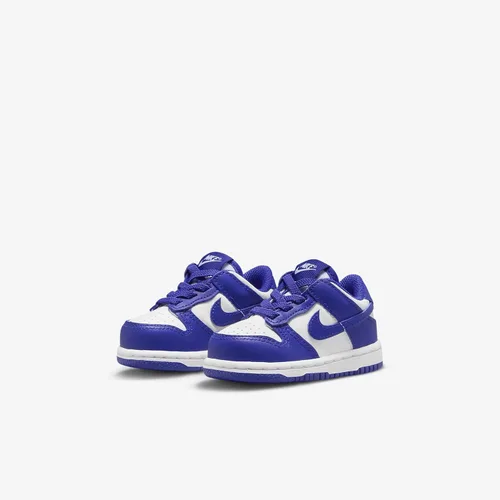 Vista 57 de Nike Kid's Dunk Low Sneaker