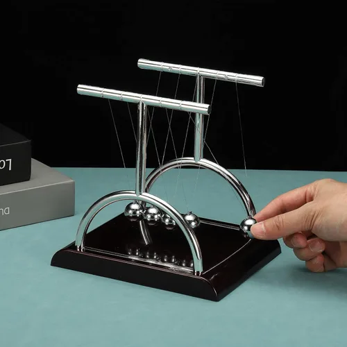 Vista 4 de PATIKIL Newtons Cradle Pendulum 5 bolas de equilibrio de Newton's Cradle, juguetes de escritorio, bola de gravedad, divertida para juguetes