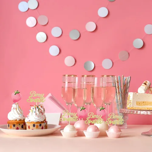 Vista 5 de 24 piezas de decoración para cupcakes de fresa con purpurina y bayas dulces para temática de bayas y fresas para niños, cumpleaños, fiesta de Berry