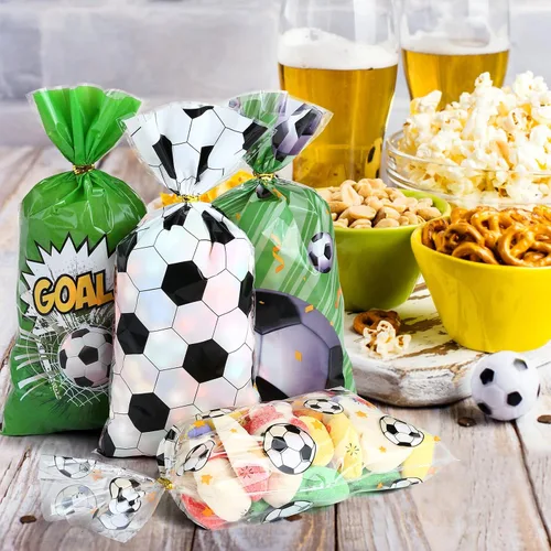 Vista 2 de Kesote Bolsas de celofán de fútbol, 100 piezas de bolsas de dulces de regalo de fútbol con lazos para fiesta de cumpleaños de fútbol