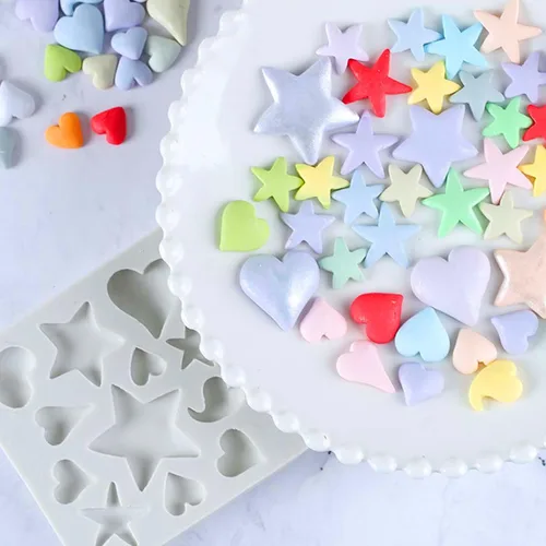 Vista 6 de KALAIEN 2 moldes de silicona con forma de corazón 3D con forma de corazón, pasta de goma de mascar para chocolate, decoración de galletas, pasteles