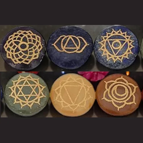 Vista 2 de Cristales curativos: 7 piedras pulidas y grabadas para equilibrar chakras holísticos productos para el cuidado de la salud, Gema, piedras de cristal