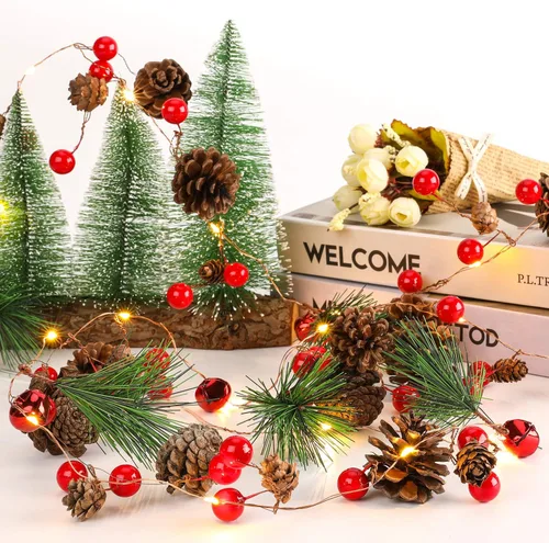 Vista 6 de Guirnalda de Navidad con 20 luces LED de 6.5 pies, con luces de pino y baya roja, funciona con pilas, guirnalda de luces LED, decoraciones