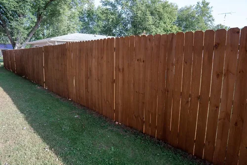 Vista 6 de SaverSystems Tinte para valla de madera #1 Deck Premium - Sellador semitransparente (1 galón, nogal oscuro)