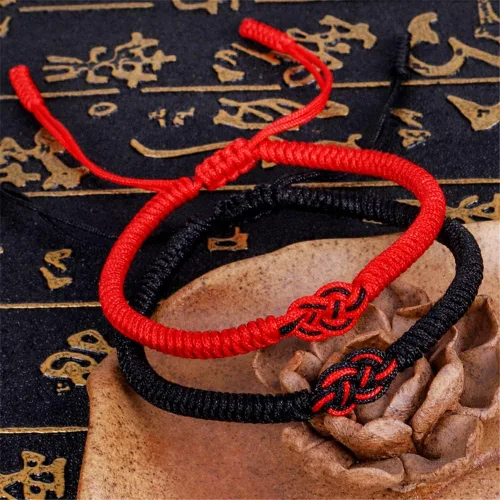 Vista 3 de kelistom Pulseras de cuerda budista hechas a mano para mujeres, hombres, niños y niñas, pulsera de cuerda tejida ajustable tibetana para protección