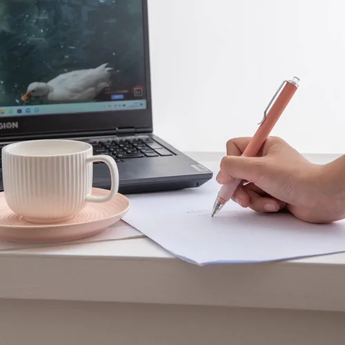 Vista 5 de Linbsunne Bolígrafos de punta media de 0.039 in de tinta negra con agarre súper suave para hombres y mujeres, bolígrafos retráctiles de oficina 12