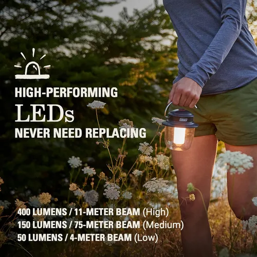 Vista 4 de Linterna LED recargable Coleman Classic 800L, linterna resistente a impactos y al agua con asa de mosquetón y puertos de carga, ideal para acampar