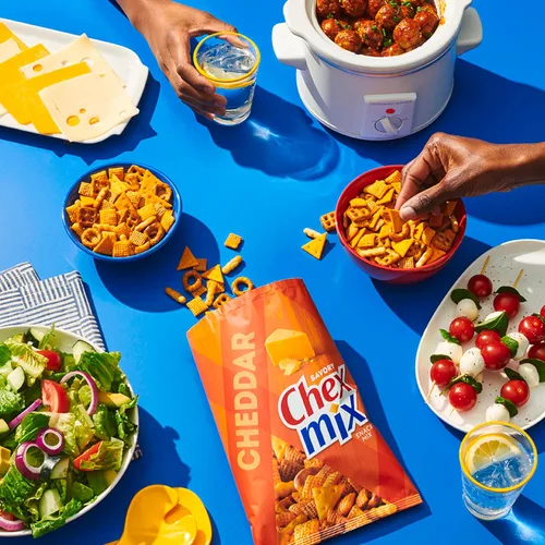 Vista 4 de Chex Mix Cheddar, 3.75 oz (paquete de 8)