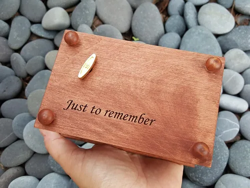 Vista 4 de Custom engraved wooden music box, jewelry box, with your choice of name and date on top, color and song