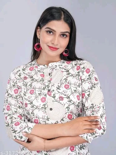 Vista 4 de aarti fashion__Kurta de seda khadi con estampado floral para mujer