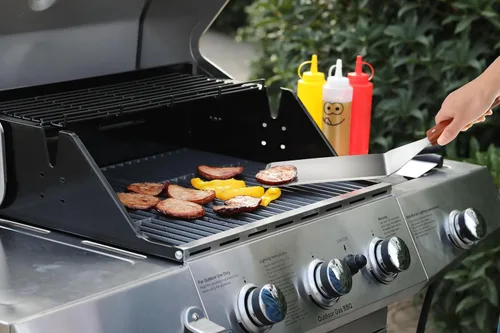 Vista 8 de New Star Foodservice 36350 Volteador/Espátula para Parrilla Extra Grande con Mango de Madera con Borde de Corte y Hoja de 4 Pulgadas de Ancho, 16