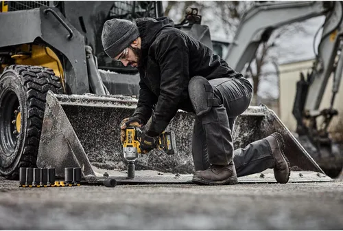 Vista 13 de DEWALT Kit de llave de impacto inalámbrica 20V MAX XR de 3/4 pulgadas con batería POWERSTACK y cargador (DCF964GH1)