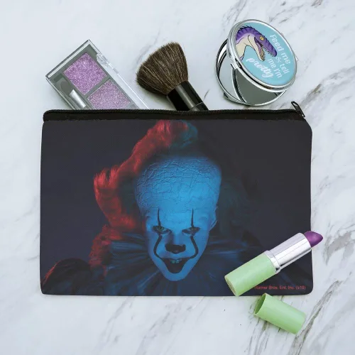 Vista 2 de GRAPHICS & MORE IT: Capítulo 2 Bolsa organizadora de cosméticos de maquillaje Pennywise azul