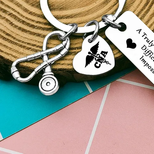 Vista 3 de Llavero de regalo para asistente de enfermería certificado, regalo de enfermería, para mujeres y hombres, certificado por la CNA, llavero inspirador