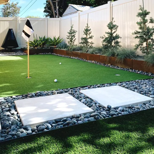Vista 5 de Edge Right - Borde de acero para jardines con martillo - Tiras de 48" - Profundidad de 6" con parte superior redondeada de 1/4" de acero COR-Ten