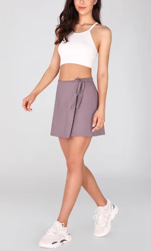 Vista 5 de ODODOS Falda pantalón envolvente para mujer, pantalones cortos integrados, faldas de tenis de cintura alta con bolsillos para golf atlético casual