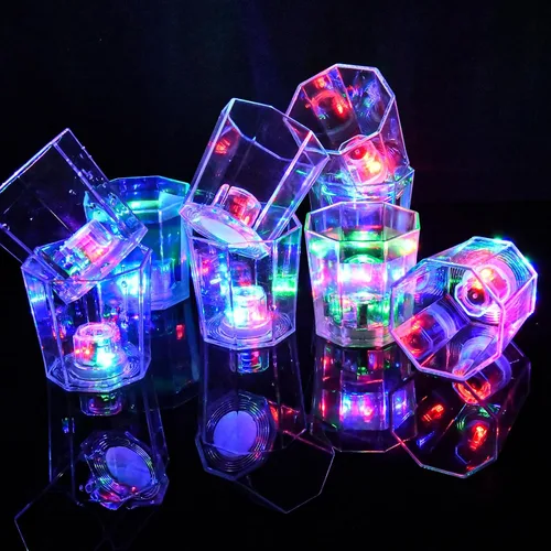Vista 3 de Juego de 24 vasos de chupito iluminados, regalos de fiesta, vasos de chupito para adultos, para fiesta, luz LED, vasos que brillan en la oscuridad