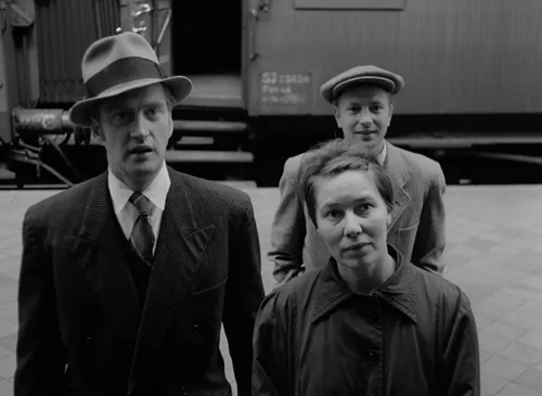 Vista 3 de Bo Widerbergs New Swedish Cinema (The Criterion Collection) The Baby CarriageRavens EndElvira MadiganÅdalen 31 Blu-ray