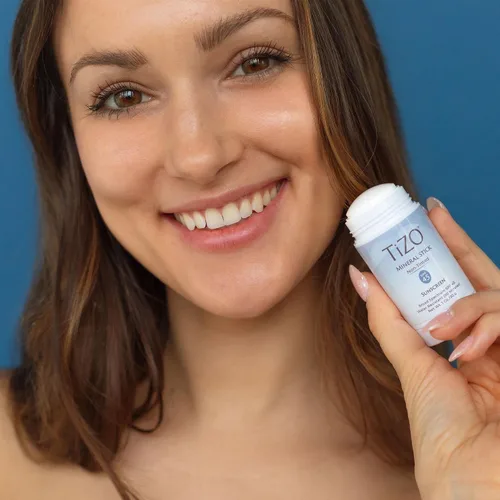 Vista 3 de TiZO Mineral Stick SPF 45 Sin tinte Resistente al agua (80 minutos) Protector solar de amplio espectro Protección UVA/UVB Para todo tipo