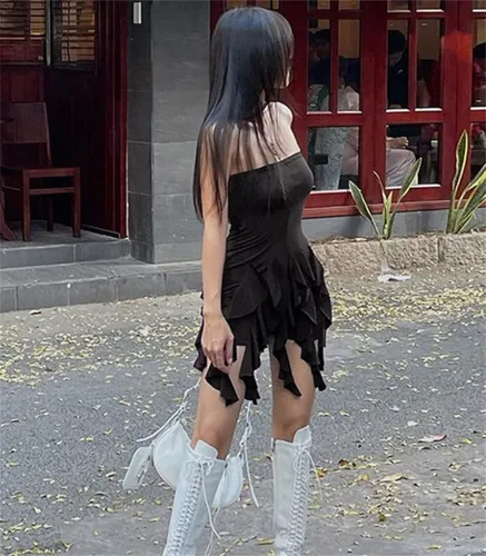 Vista 3 de GEMEIQ Vestido corto de verano para mujer, con volantes, dobladillo con borlas, sin tirantes, ajustado, para fiesta, club, sexy, con vuelo, Y2K