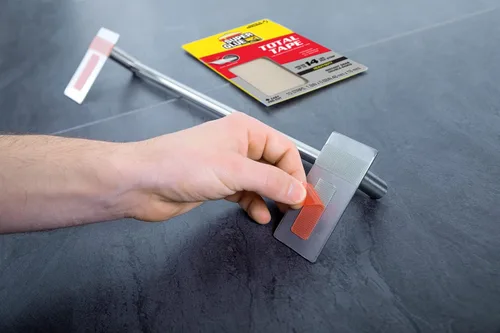 Vista 4 de Super Glue, Rollo de cinta total, fuerte adhesivo de construcción para interiores y exteriores, soporta 300 libras por rollo, unión permanente