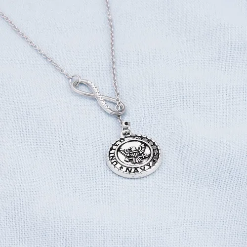 Vista 4 de BEKECH Colgante de infinito y azul marino con ancla Lariat Y collar militar para mamá militar, abuela, tía, esposa, novia