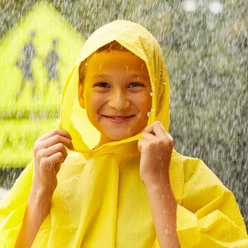 Vista 3 de totes Kids Poncho, Lightweight, Reusable, and Packable Rain Protection
