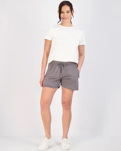 Vista 3 de Real Essentials - Paquete de 4 unidades pantalones cortos deportivos para mujer con bolsillos con cremallera (disponible en tallas grandes)