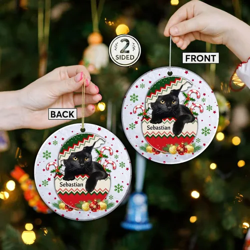 Vista 2 de Adorno colgante personalizado para decoración del árbol de Navidad de gato negro, adorno de bola de Navidad de gato negro, adorno de Navidad