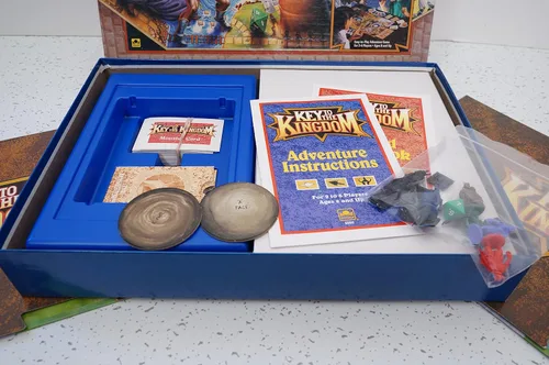 Vista 4 de GOLDEN Key to the Kingdom Adventure Fantasy Juego de mesa - 1992, 1-6 jugadores, mayores de 12 años