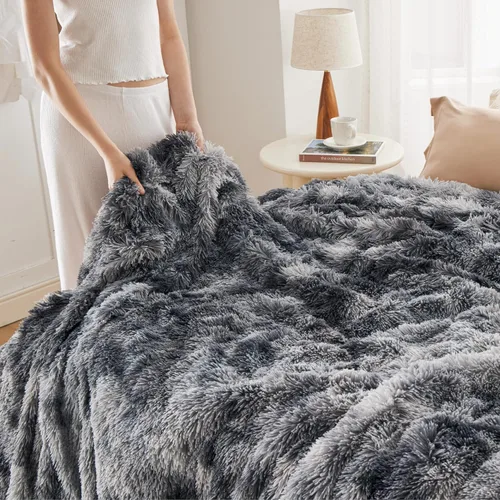 Vista 7 de Bedsure GentleSoft Manta de Tiro de Piel Sintética Esponjosa y Suave para Sofá, Forro Polar Sherpa Suave Regalos Acogedores para Mujeres, Manta