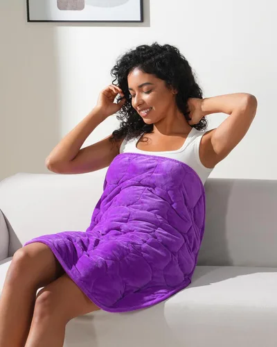 Vista 8 de Kivik Manta con peso para adultos, almohadilla de peso de 7 libras, manta pesada pequeña, almohadillas portátiles de viaje, regalos cálidos
