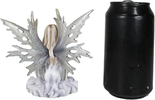 Vista 7 de Ebros Gift Estatuilla de bola de cristal con diseño de copos de escarcha arrodillada, oráculo de las estrellas, diseño de hadas de invierno