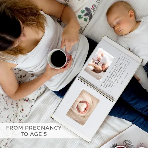Vista 17 de Libro de recuerdos de bebé para niños y niñas – Libro atemporal para bebés de 5 años – Libro de recortes de diario neutro o álbum de fotos