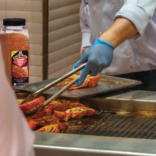 Vista 5 de McCormick Grill Mates - Condimento para mariscos, 23 oz - Un envase de 23 onzas de condimento para pescado, que realza el sabor de mariscos, carne