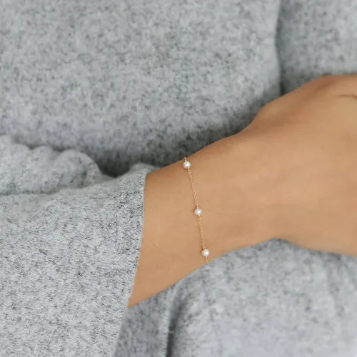 Vista 3 de Gargantilla de perlas delicadas, chapada en oro de 18 quilates, ajustable, collar de cadena de cuentas de perlas para dama de honor, joyería