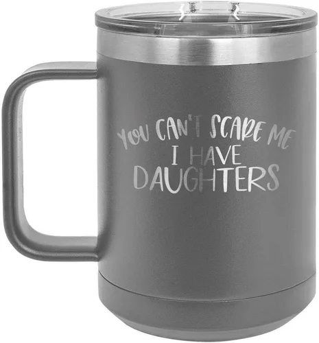Vista 14 de You CANT SCARE ME I Have DAUGHTERS Taza de café negra de 15 oz con tapa deslizante Taza de café de viaje aislada Ideas de regalo del día