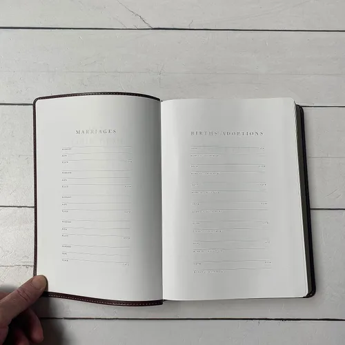 Vista 9 de Biblia amplia grabada a mano con letras y láser ESV, regalo personalizado, grabado de nombre personalizado disponible