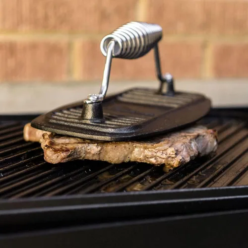 Vista 7 de BBQ Dragon Prensa para parrilla de hierro fundido – Prensa de hamburguesas, tocino y panini resistente de 2.9 libras – Pre sazonada para asar