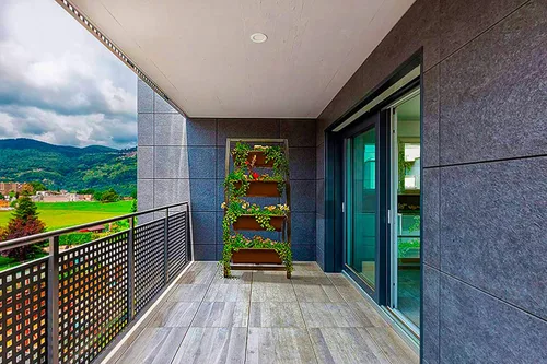 Vista 2 de Outland Living Jardinera elevada de 6 pies – Jardinera vertical independiente con 4 cajas de contenedores, buena para patio o balcón