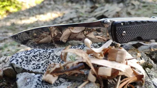 Vista 6 de Ruike Cuchillo de camping multiherramientas plegable táctico cuchillo de bolsillo con clip pequeño EDC cuchillos de caza senderismo equipo al aire