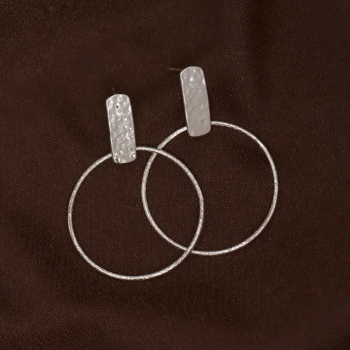 Vista 5 de LeCalla Aretes de plata de ley 925 martillados, ligeros, italianos, clásicos, hechos a mano, texturizados, martillados, colgantes para mujer