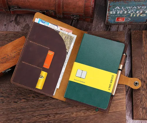 Vista 7 de Moleskine - Funda hecha a mano para cuaderno Moleskine de tapa dura, tamaño grande, 5 x 8.25 pulgadas, funda de cuero vintage con soporte