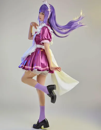 Vista 2 de Miccostumes Disfraz de anime para mujeres y niñas conjunto de vestido de sirvienta con accesorios