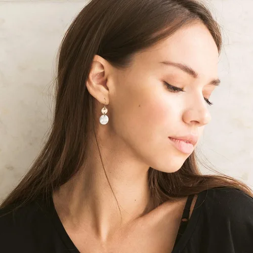 Vista 7 de Paquete de 2 aretes ligeros con disco bohemio para mujer