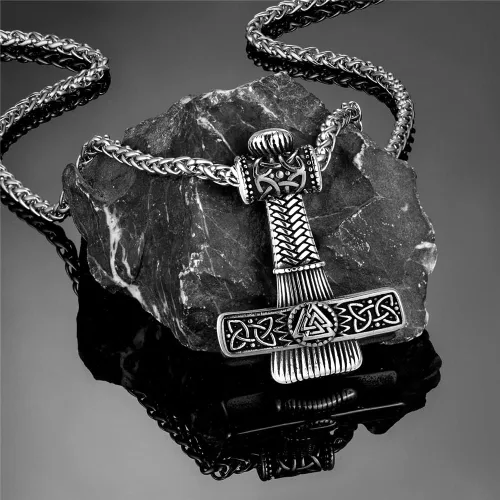 Vista 2 de Collares de martillo de vikingos nórdicos para hombre mezcla de acero inoxidable runa nórdica dorada eslava vegvisir Mjolnir amuleto colgante