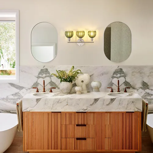 Vista 162 de Shenmoyl Lámparas de baño, lámpara de pared de 2 luces para tocador sobre espejo con pantalla de vidrio tulipán blanco para dormitorio, sala