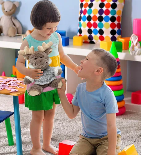 Vista 6 de Puzzled DolliBu - Peluche de alce de peluche, alce sentado con suéter gris, adorable juguete de peluche abrazable para niños y adultos, 9 pulgadas
