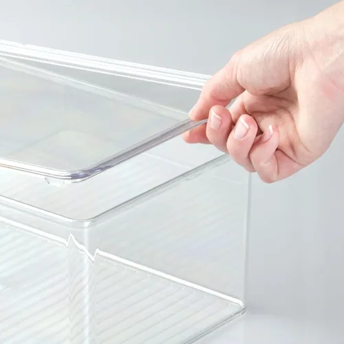 Vista 3 de mDesign Caja organizadora de almacenamiento apilable de plástico para oficina en casa con tapa de bisagra, contenedor para blocs de notas